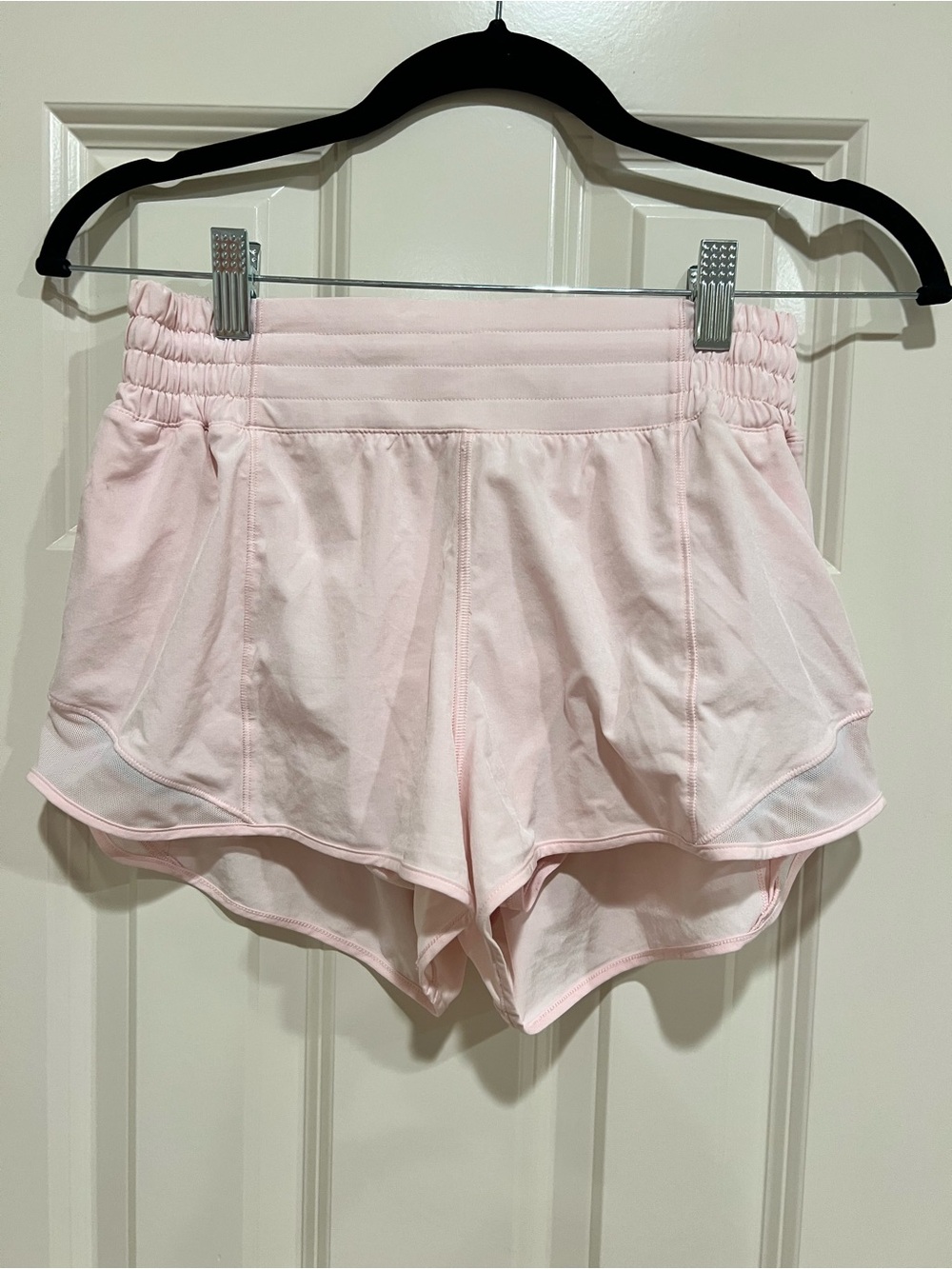Light Pink Lululemon Hotty Hot High-Rise Lined Shorts 2.5” size 6 - Picture 2 of 4